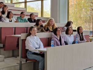 Ямальские школьники из кочевых семей отправились в образовательную поездку в Москву
