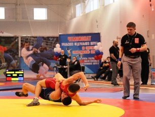Пуровчане завоевали 10 медалей на чемпионате УрФО по спортивной борьбе
