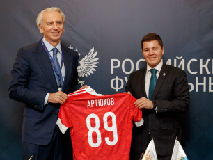 Правительство Ямала заключило соглашение о развитии футбола в регионе